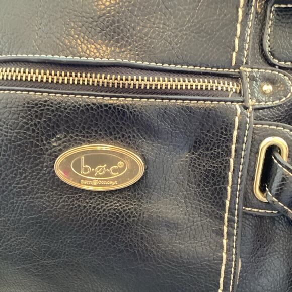 BOC BLACK FAUX LEATHER SHOULDER BAG WITH MULTI ZIP POCKETS - Picture 2 of 11